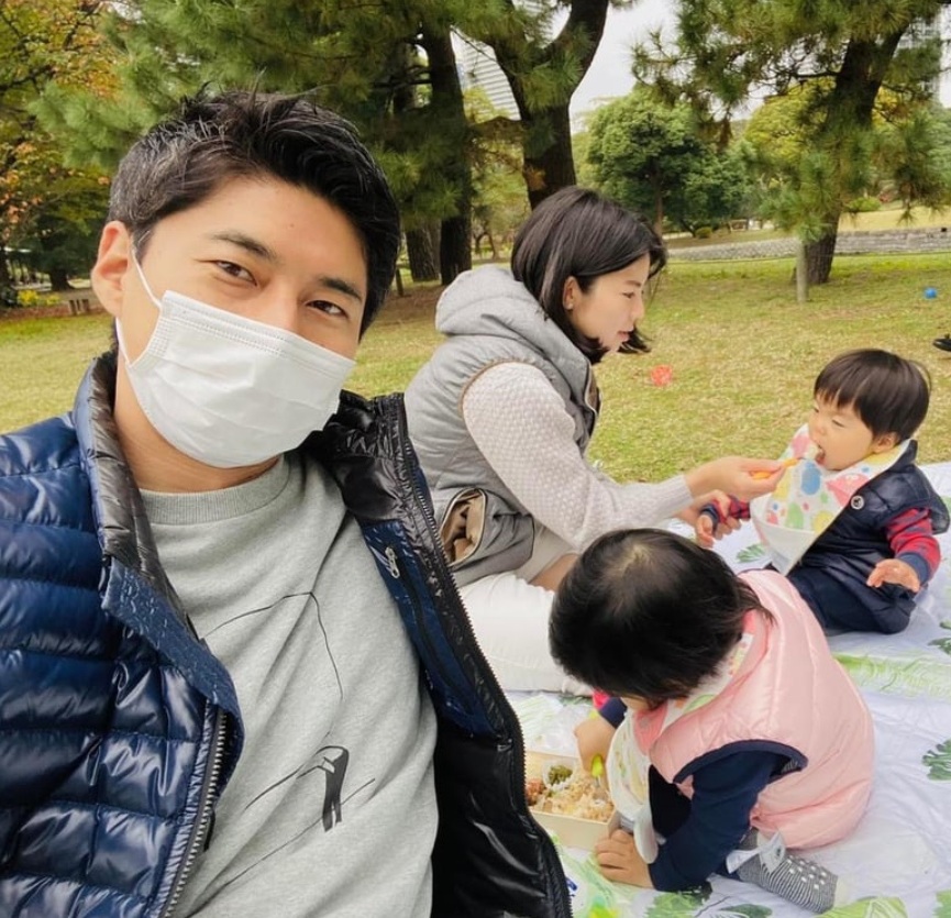 中曽根康隆と妻と子供