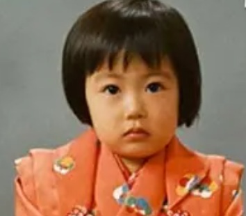 里田まい（子供の頃）